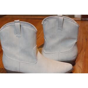 W Size 10M Cream Boots Arizona Jean Co -Coastal Cowgirl Memory Foam